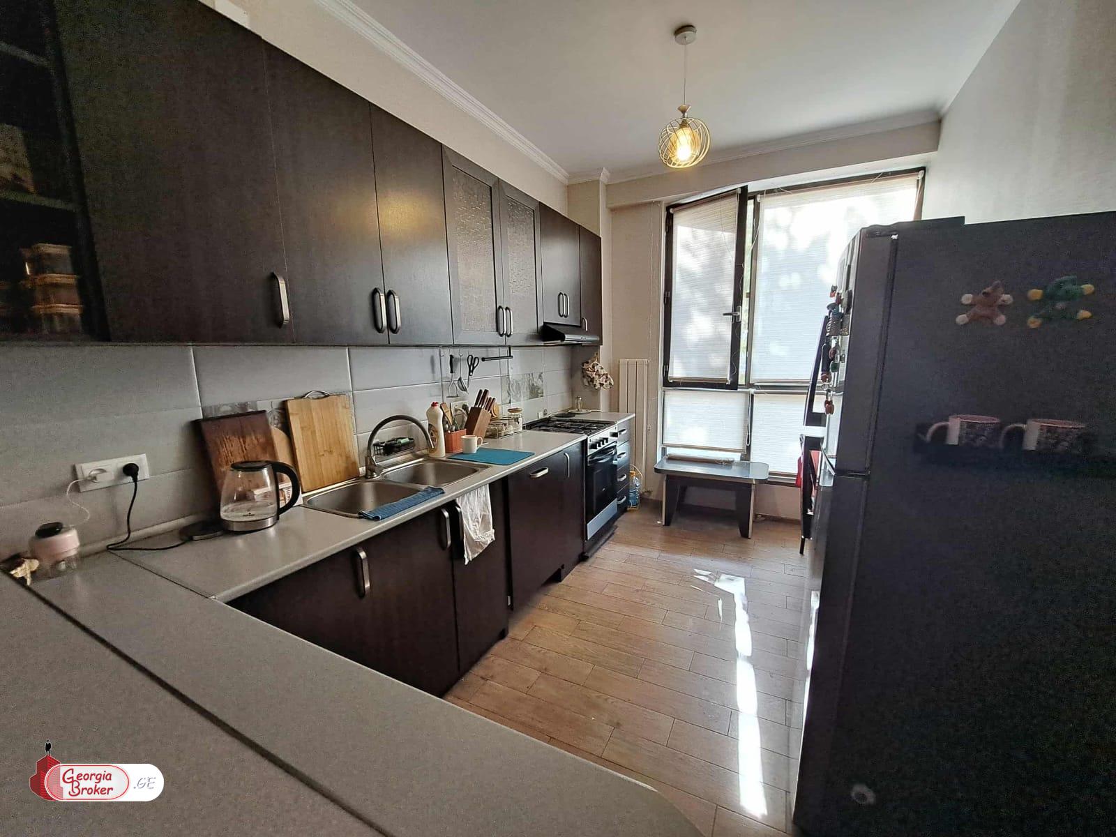 nearly repaired 3-room apartment for sale